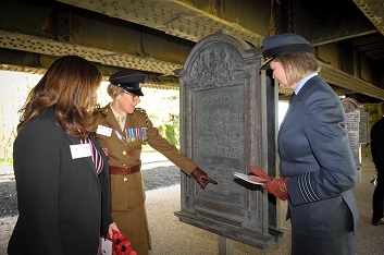 Tracey Fisher meets members of the Armed Forces