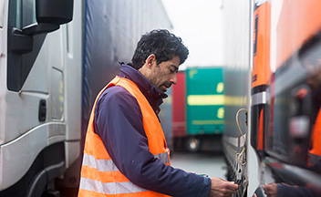 Man securing transport vehicle